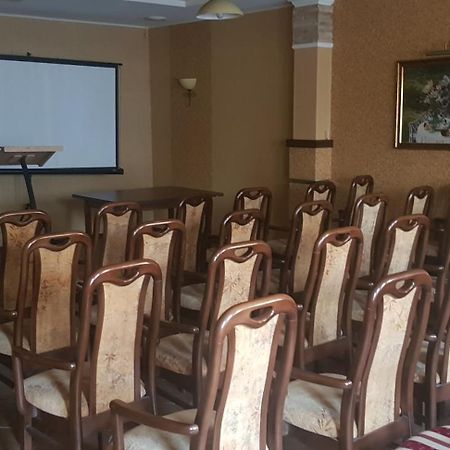 Shato Paradis Hotel Irpin Buitenkant foto
