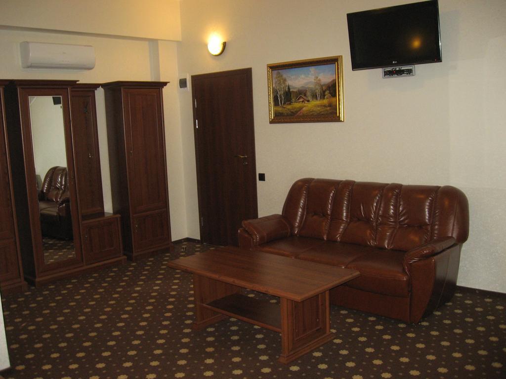 Shato Paradis Hotel Irpin Kamer foto