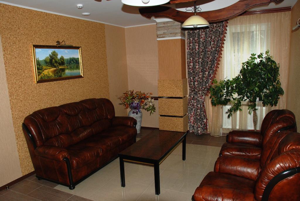 Shato Paradis Hotel Irpin Buitenkant foto