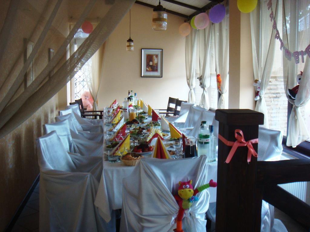 Shato Paradis Hotel Irpin Buitenkant foto