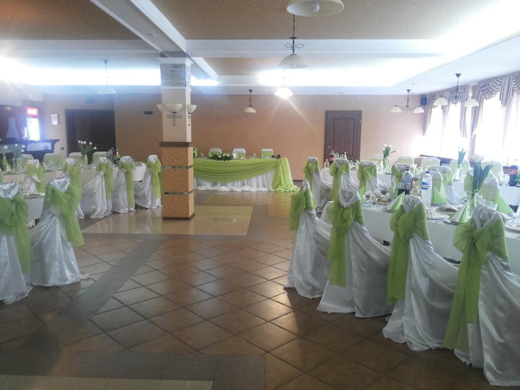 Shato Paradis Hotel Irpin Buitenkant foto