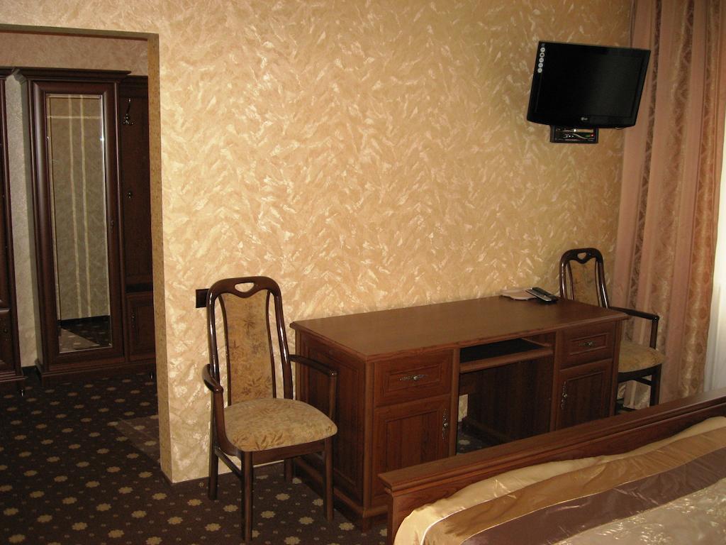 Shato Paradis Hotel Irpin Kamer foto