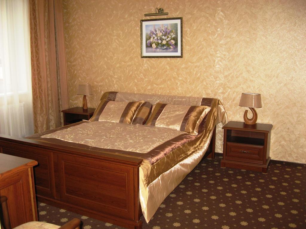 Shato Paradis Hotel Irpin Kamer foto